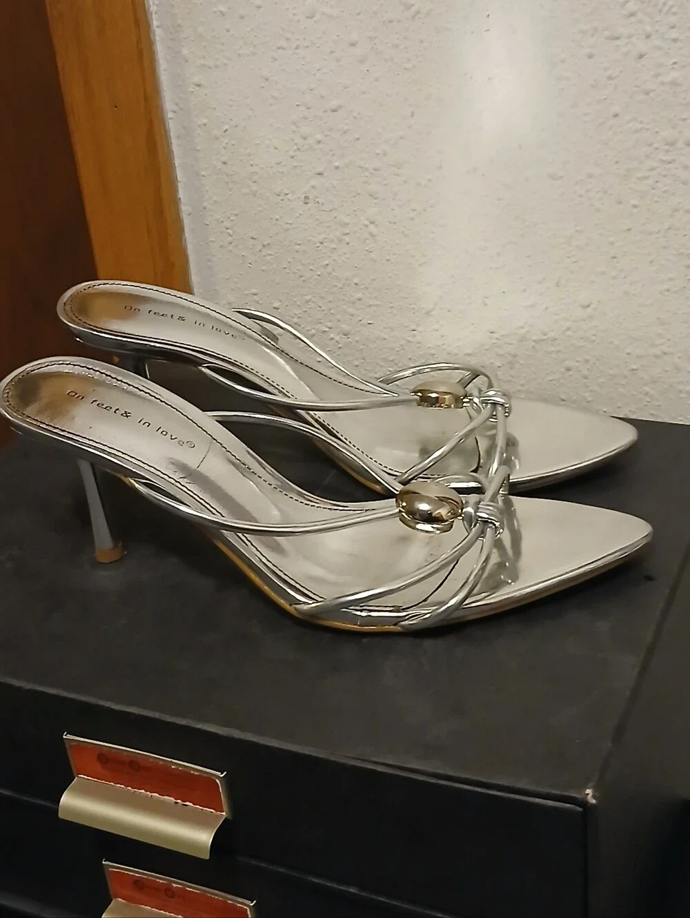 On Feet & In Love Metallic Silver Strappy Kitten Heel Mules Size 40 US 9-9.5